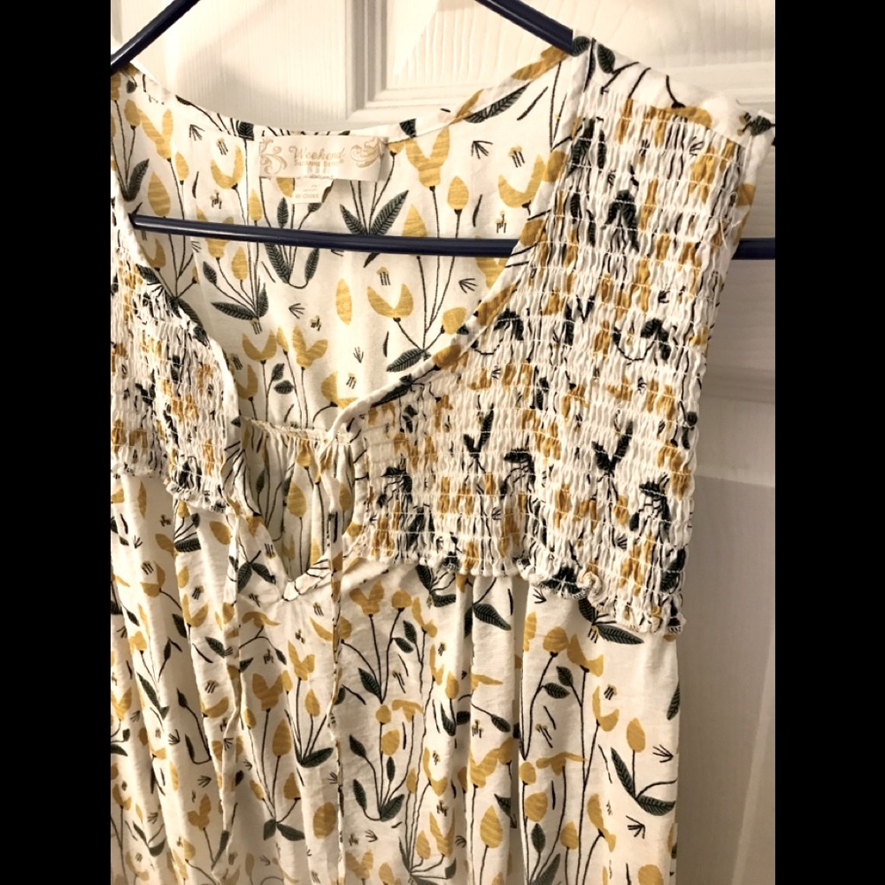 Sleeveless blouse